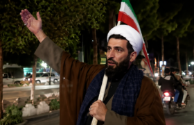 «حاج‌آقا ماشاالله»؛ روایت یک مبلغ امین که امید را در خیابان‌های دامغان فریاد می‌زند