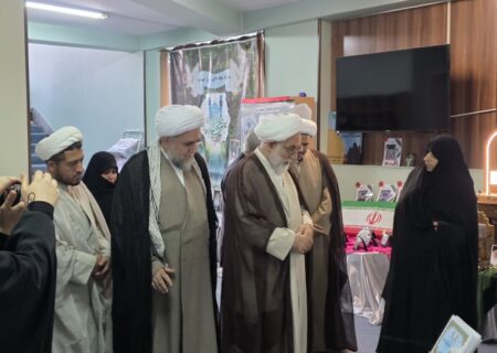 بازدید قائم‌مقام مدیر حوزه علمیه قم از نمایشگاه تجارب فرهنگی‌تبلیغی مواکب خواهران مدارس امین قم